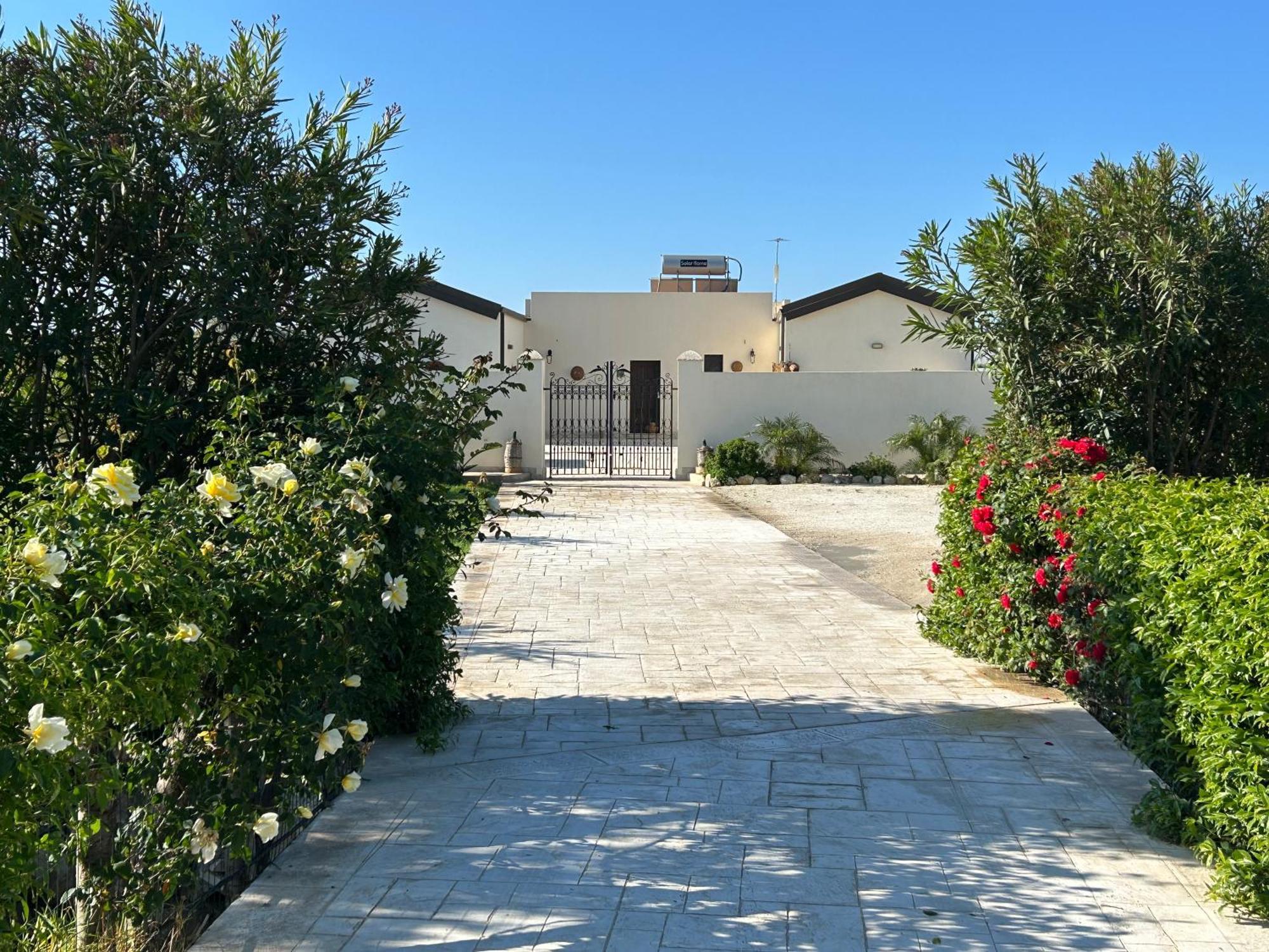 Baglio Il Gelso E L'Ulivo Appartamento Il Carrubo Reitani Εξωτερικό φωτογραφία